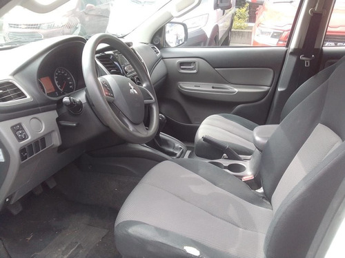 Imagen 5 de 6 de Mitsubishi L200 2018 2.4 Cabina Doble 4x2 Mt