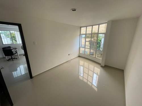 Imagen 18 de 30 de Se Vende Edifico De Tres Pisos Barrio Los Andes