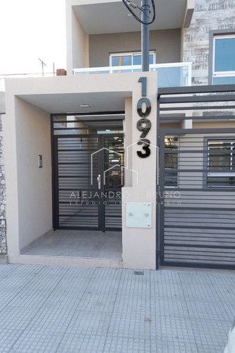 Imagen 2 de 19 de Departamento 2 Amb 1° Piso Frente - Con Balcon - Con Cochera- Ultimas Unidades