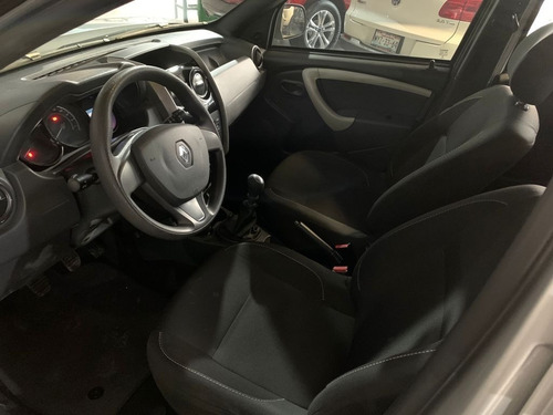 Imagen 8 de 10 de Renault Duster Zen 2019.