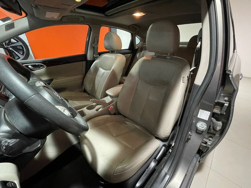 Imagen 12 de 15 de Nissan Sentra Exclusive 2017