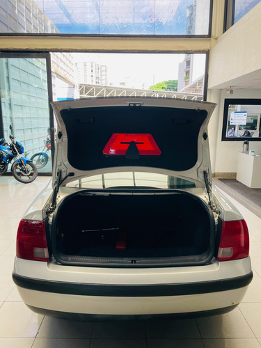 Volkswagen Passat Vr5
