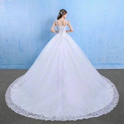 Vestido De Noiva De Cauda Longa Com Diamantes