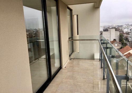 Departamento De 2 Ambientes. Cochera. Amenities. Zona Guemes.