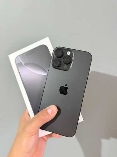 Apple Iphone 16 Pro Max (512 Gb) - Titanio Negro Chip Gris Oscuro