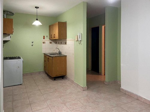 Dto Dos Dormitorios Con Patio En Planta Baja.