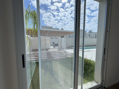 Venta Casa 3 Dormitorios Estrenar Fisherton Barrio Cerrado