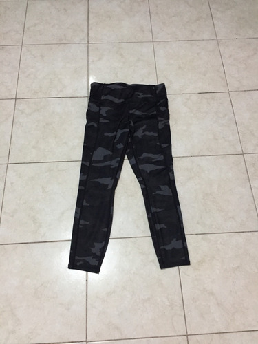 Leggin Deportivo Gris Camuflageado Athleta Talla M (Usado)