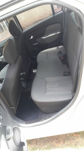 Imagem 2 de 6 de Renault Logan 2017 1.6 16v Expression Sce 4p