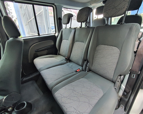 Imagem 9 de 11 de Doblo Essence 1.8 - 7 Lugares - 2020