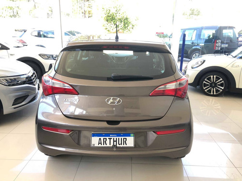 Imagem 5 de 10 de Hyundai Hb20 1.0 Comfort 12v Flex 4p Manual