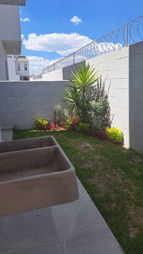 Casa En Venta En Condominio Av. De Las Flores #· 344 Colonia Pilares Águilas En Álvaro Obregón. Cerca Anillo Periférico, Av. Rómulo O'farril, Av. Alta Tensión, Parque Ecológico Las Águilas. Fl19-ru