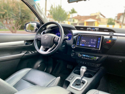 Toyota Hilux Srx Automatica 4x4 Services Oficiales Impecable