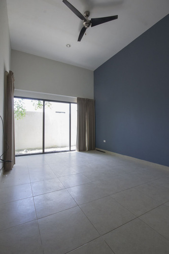 Casa En Venta En Privada Residencial En Conkal