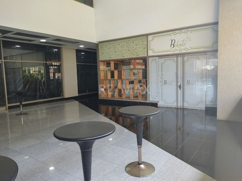 Imagen 8 de 11 de Local En Venta En Cc Xpress Macaracuay