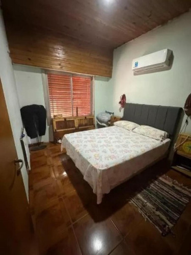 Casa En Venta - 2 Dormitorios 1 Baño - 250mts2 - Temperley