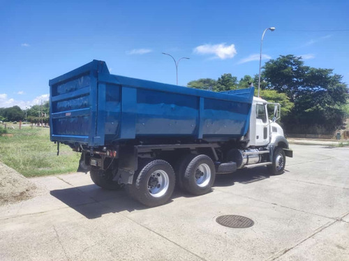 Imagen 11 de 15 de Mack Granite