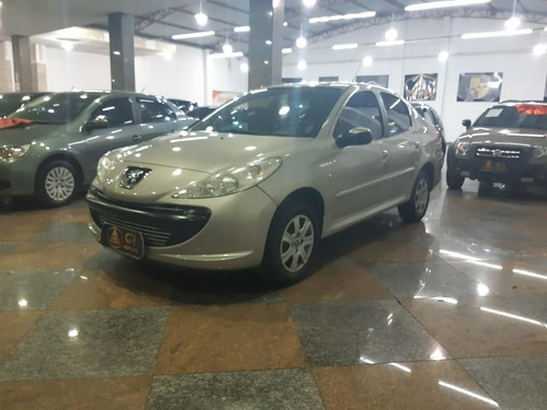 Peugeot 207 1.4 Xr Passion 8v Flex - 2011