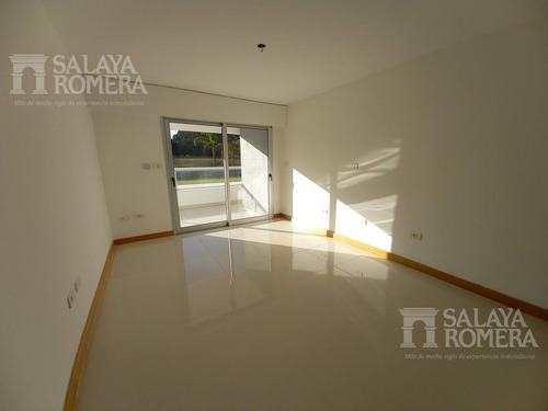 Imagen 9 de 23 de Venta - Playa Brava - 3 Dormitorios Y Servicio