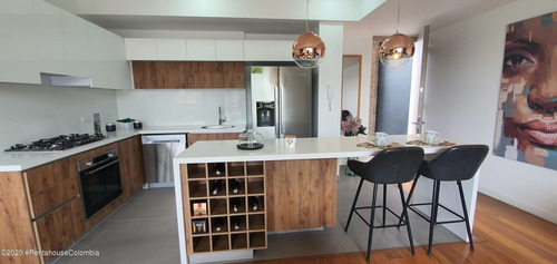 Apartamento En La Esperanza Norte Mls 21-1349 Lq