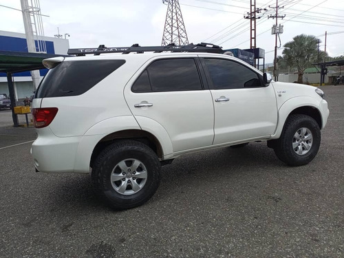 Imagen 5 de 14 de Toyota Fortuner Sr5