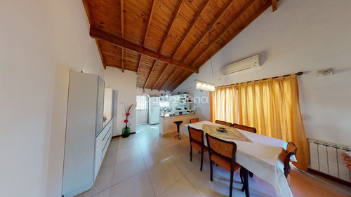 Casa Chalet En Venta O Permuta Ubicado En Francisco Álvarez, Moreno, G.b.a. Zona Oeste