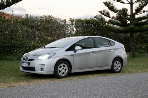 Toyota Prius Híbrido 1.8