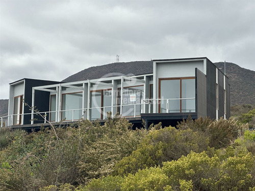 Parcela De 5.060m2 Con Casa Como Nueva En Ocho Quebradas