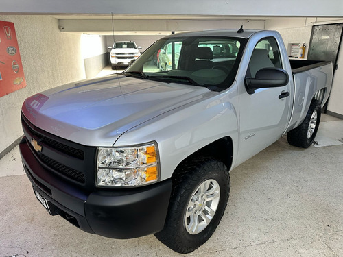 Chevrolet Silverado 5.3 2500 Reg Cab Ls 4x2 Mt