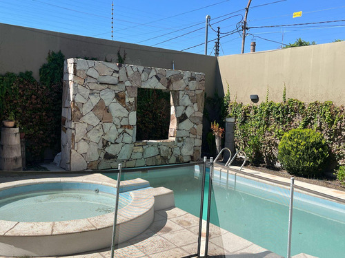 Casa En Venta En Maipu