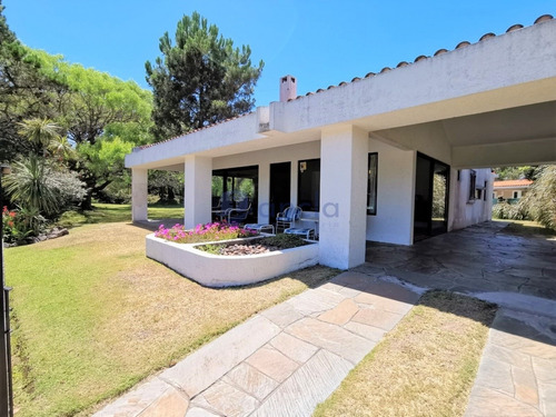 Punta Del Este, Zona Mansa- Ref: 731