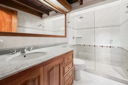 Casa En Arriendo/venta En San José De Bavaria. Cod A7174