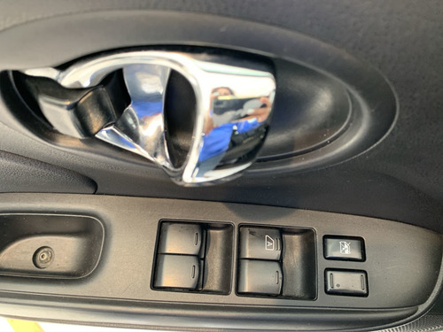 Imagen 12 de 15 de Nissan Versa 2019 1.6 Sense At