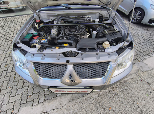 Mitsubishi Pajero TR4 2.0 4x4 Flex Aut. 5p