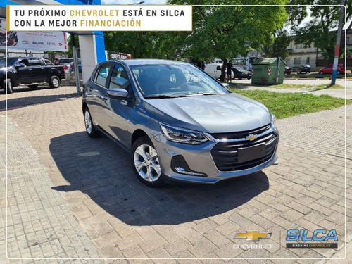 Imagen 3 de 13 de Chevrolet Onix Premier Turbo 2024 Gris Plata 0km