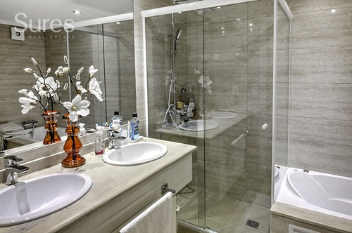 Apartamento En Venta Y Alquiler En La Rambla De Punta Carretas