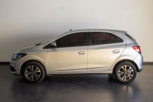 Imagen 10 de 19 de Chevrolet Onix 1.4 Ltz Mt 98cv 2015 Onv