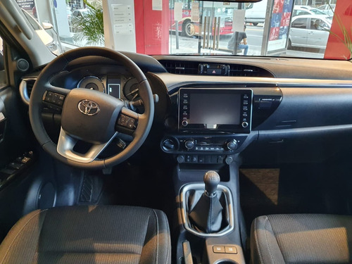 Toyota Hilux 2.8 Cd Srv 177cv 4x4 At