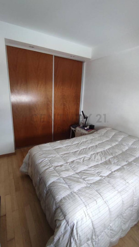 Imagen 11 de 16 de Calle 54 Entre 24 Y 25 - Piso De Dos Habitaciones En Venta - La Plata