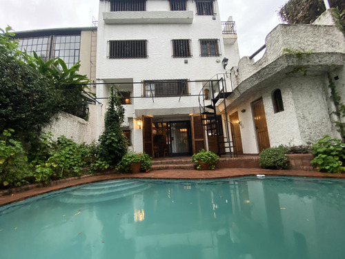 Casa En Pleno Casco Historico De San Isidro
