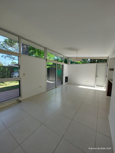 Casa Venta Villa Elisa 2 Dormitorios Cocheras Parque Asfalto Servicios