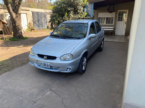 Chevrolet Corsa Classic 1.6 Gl Aa 4P