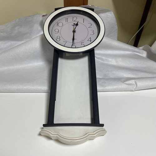 Reloj De Pared Blanco Y Negro, Largo Total 53 Cm Blanco