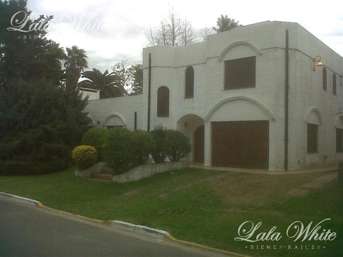 Casa Estilo Mediterráneo Para Remodelar, Consulta!