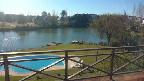 Imagen 8 de 16 de Venta Excelente Casa 4 Dormitorios Al Lago Castores
