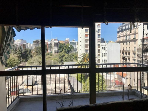 Amplio Departamento En Venta En Caballito Con Cochera Y Vista Al Parque Rivadavia