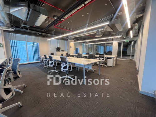 Luminosa Oficina Habilitada 377m2 - Las Condes