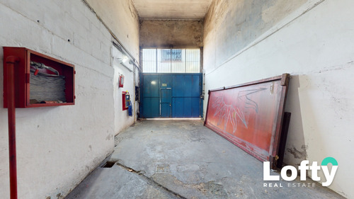 Venta Local Comercial Con Galpón, Oficina Y Vivienda En La Comercial Tres Cruces