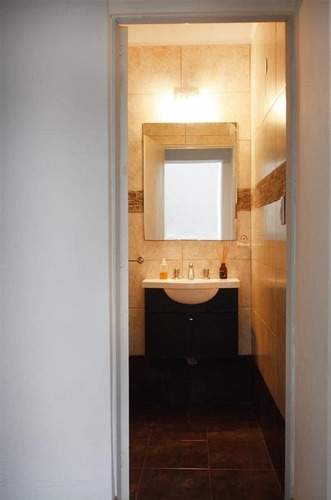 Imagen 7 de 16 de Venta Departamento De Pasillo Duplex 2 Dormitorios - Moreno 300 - Centro