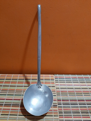 Antiguo Cucharon De Aluminio Vh Sellado Art 824